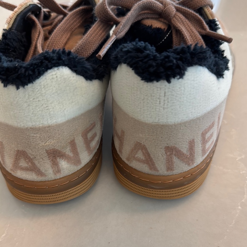 Chanel Rose  Polka Dot Sneakers with Black Fur Lining - Picture 3 of 6